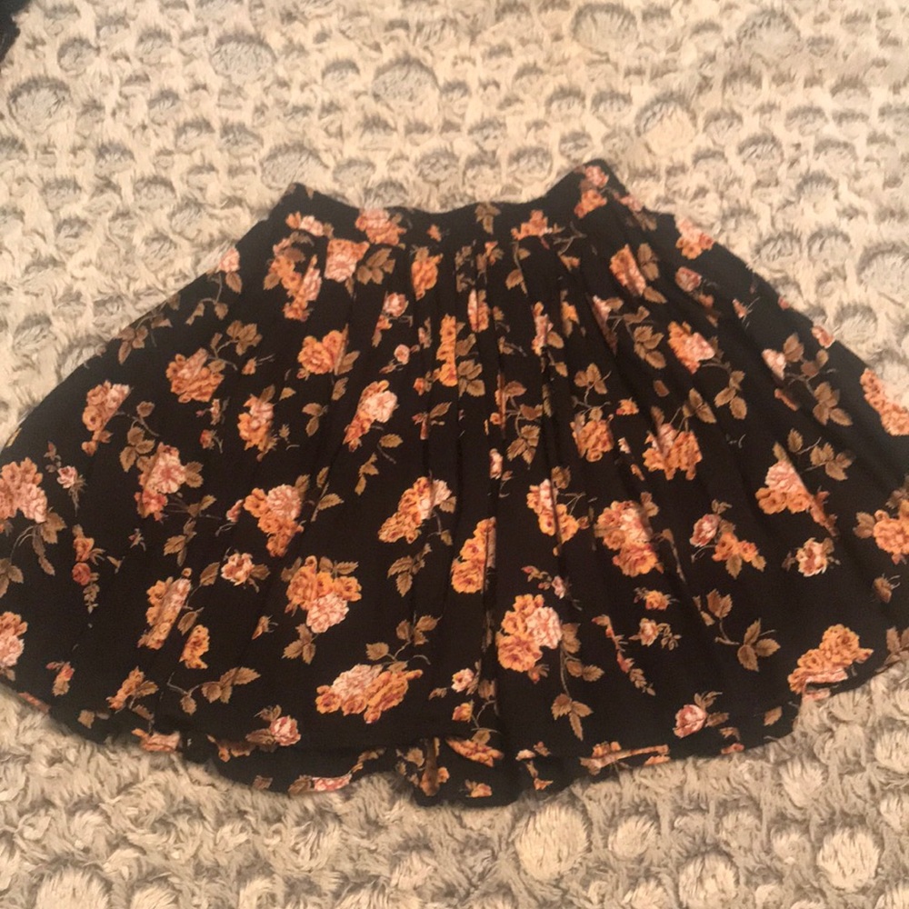 Brandy Melville floral mini skirt